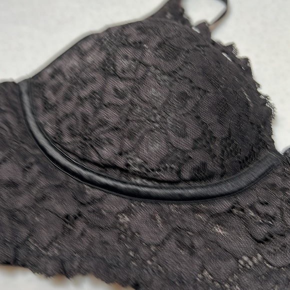 Women's Bra Assortment Size 34C Four Pieces Gently Used - Picture 3 of 16